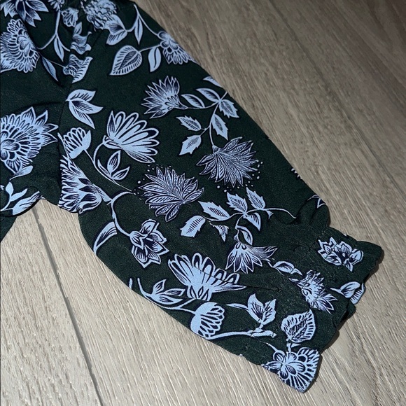 Lark & Ro Navy Dress with light blue Floral Design size 0 - Picture 4 of 9